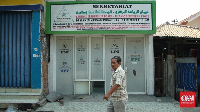 Partai NasDem menyebut FPI kerap bertentangan dengan hukum, sementara Partai Gerindra mempertanyakan mekanisme pelarangan organisasi itu.