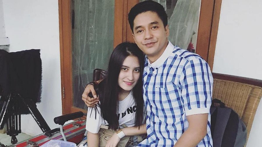 Deretan curhatan Angbeen Rishi, kekasih Adly Fairuz yang pidanakan sang ibunda atas kasus pencemaran nama baik.