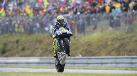 Valentino Rossi Senang Tak Tertinggal Jauh dari Marquez