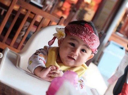 Foto: Aksi Menggemaskan Bayi-bayi Saat Makan