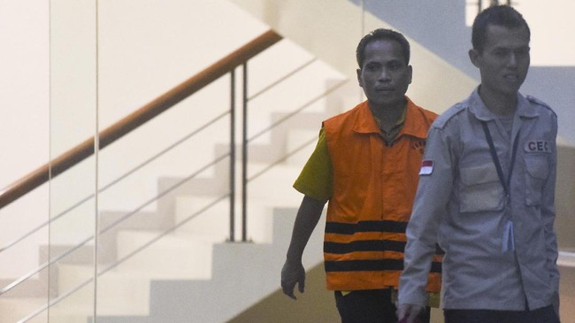 KPK telah melengkapi berkas Jaksa Parlin Purba sebagai tersangka suap. Kepala Biro Humas KPK Febri Diansyah mengatakan Parlin akan segera disidang.