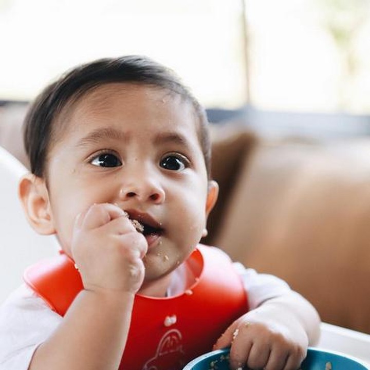 <div>Geregetan ya kalau liat Kawa, anaknya Andien, makan. Nggak apa-apa berantakan asalkan lahap. (Foto: Instagram @andienaisyah)</div>