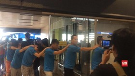 Sebanyak 143 Penipu Online Asal China Dipulangkan