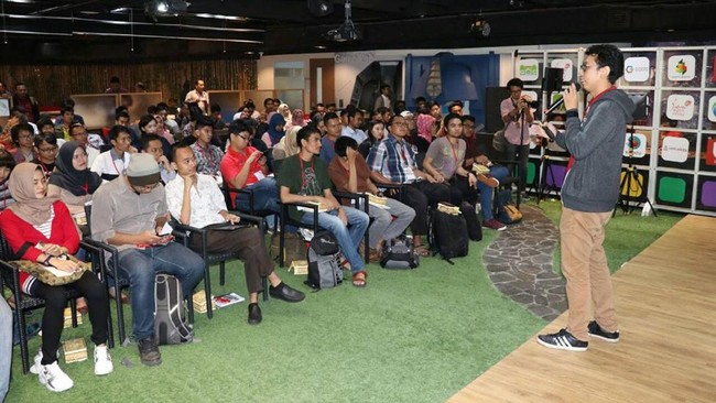Operator terbesar di Indonesia itu langsung melakukan roadshow sosialisasi di sejumlah kota, diantaranya Jakarta (31/7) dan Kota Bandung (1/8).