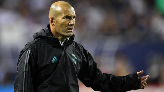 Real Madrid boyong Zinedine Zidane seharga 75 juta euro di tahun 2001. Selama 18 bulan melatih Madrid, Zidane hasilkan lebih dari 100 juta euro untuk Madrid.