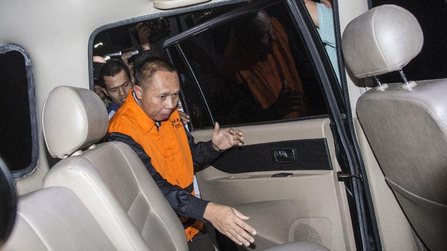 Kajari Pamekasan kini dititipkan di Rumah Tahanan Medaeng Kelas I, Jawa Timur. Sidang rencananya digelar di Pengadilan Tipikor Surabaya.