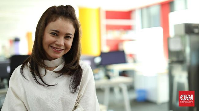 Kapan lagi, ikut pawai tanpa harus panas-panasan, bertemu selebriti bahkan ikut menyelamatkan mereka dari perusuh, bahkan dapat hadiah doorprize Iphone X?