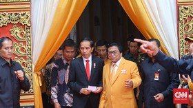 Oesman Sapta: Kalau Berteman Tulus, Jangan Berselingkuh