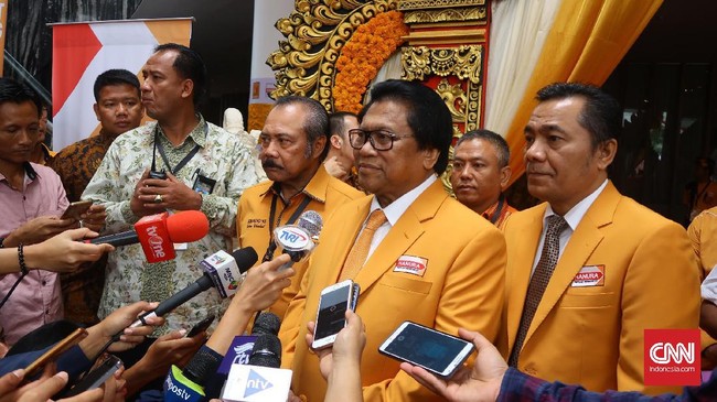 Rapat yang digelar di Hotel Ambhara oleh beberapa pengurus Hanura dinilai ilegal sehingga produknya juga dinilai tida sah.