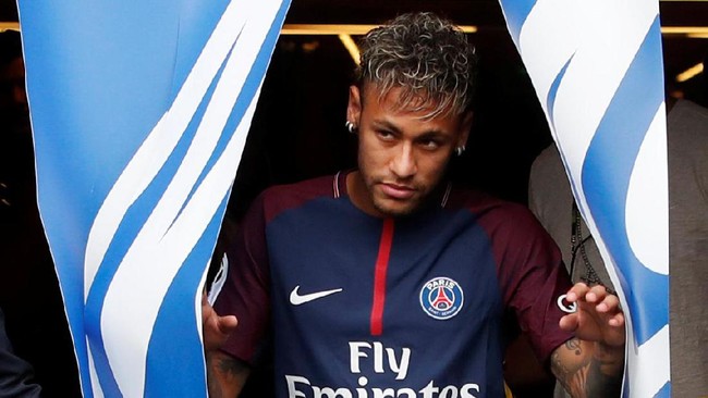 Unai Emery merasa para suporter PSG masih mencintai Neymar setelah laga kontra Dijon saat sang kapten Brasil memutuskan menjadi algojo penalti.