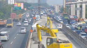 Proyek Tol Cikampek Masuki Tahap Pembongkaran Media Jalan