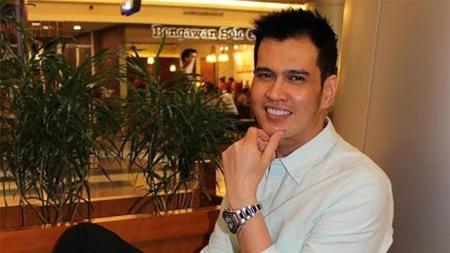 Sebelum menjadi pembawa acara Dr.Oz Indonesia, Ryan Thamrin berkecimpung dalam dunia model dan pernah menjadi pemenang Abang Jakarta 2003.