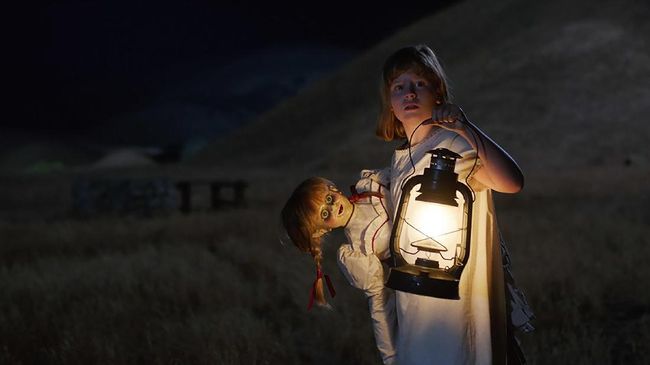 Film horor paling ditunggu tahun ini, 'Annabelle: Creation' sudah bisa disaksikan di bioskop.