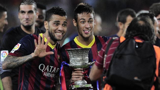 Setelah lima tahun pergi, Dani Alves akhirnya kembali ke Barcelona untuk periode kedua.