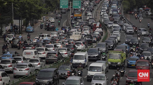 Kakorlantas Polri Irjen Royke Lumowa menyampaikan prediksi pihaknya atas kepadatan lalu lintas di Jakarta, Jabar, dan Jateng dalam libur Idul Adha.