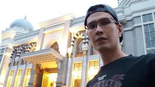Kepergian Dokter Ryan Thamrin menyisakan duka bagi para penonton Dr. Oz Indonesia, termasuk juga rekan kerjanya yaitu Reisa Broto Asmoro.