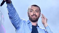 Sempat Cedera Pita Suara, Penyanyi Sam Smith Tunda Tur