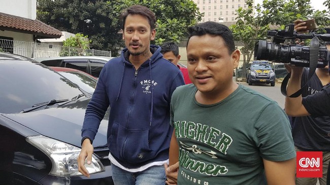 Tora langsung dibawa menuju Balai Laboratorium Narkoba Badan Narkotika Nasional.