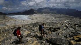Beberapa Vaksin Penting untuk <i>Traveler </i>