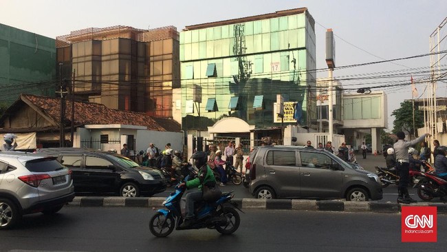 Fraksi PDIP DPRD DKI menilai pengecatan ulang markah jalan ke warna semula menunjukkan Pemprov DKI tak punya perencanaan yang cermat menghadapi Asian Games.