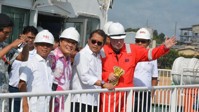 Komisi I DPR RI menyarankan Kominfo dan BAKTI mewaspadai OPM saat membangun jaringan Palapa Ring Timur.