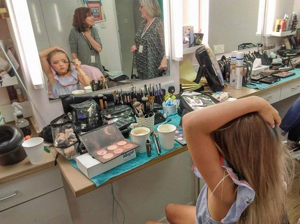 Kisah Ibu Habiskan Belasan Juta Rupiah untuk Make Up Anak 7 Tahun