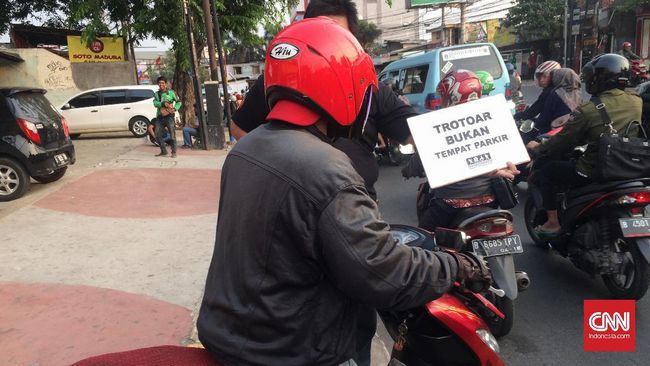 Polisi Kantongi Identitas Pemotor Serang Pejalan Kaki Trotoar