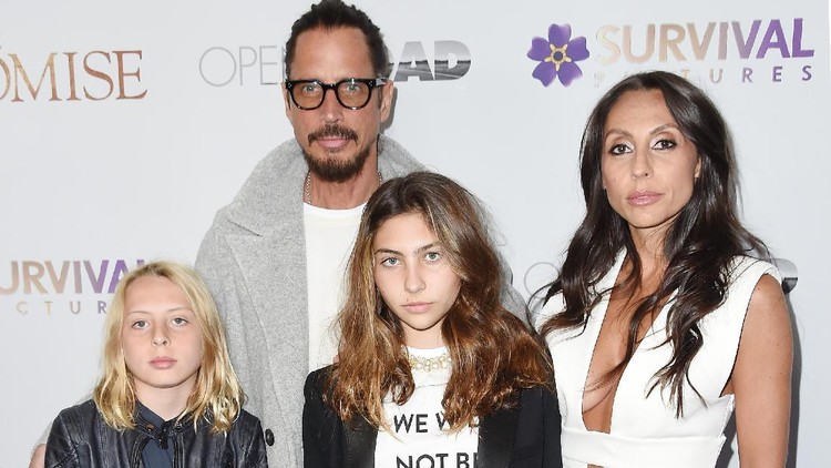 Haru, Pidato Anak mendiang Chris Cornell Saat Terima Grammy Award Menerima penghargaan untuk mendiang ayah, anak-anak Chris Cornell berikan pidato emosional di Grammy Awards 2019.