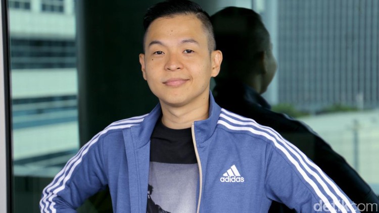 Beginilah pandangan anak-anak terkait pandemi Corona, Bun. Salah satunya anak Ernest Prakasa yang duduk di kelas 4 SD dan berusia 10 tahun. Simak yuk.