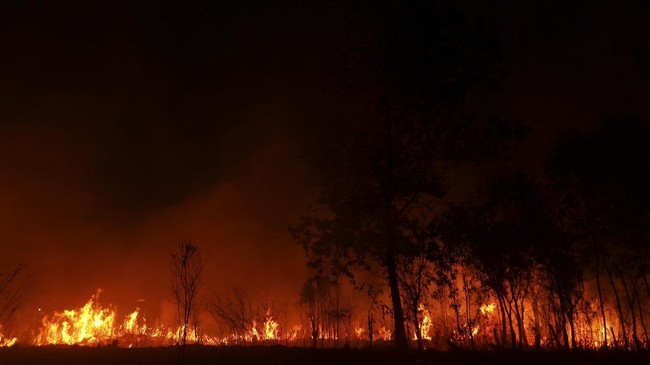 Satelit LAPAN memantau 526 titik api di Provinsi Kalimantan Barat, namun tak bisa diketahui penyebabnya hanya dari hasil penginderaan jauh.