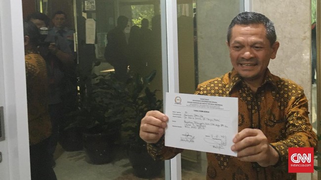 Ketua Fraksi NasDem Viktor Laiskodat dilaporkan PKS dan Generasi Muda Demokrat ke Mahkamah Kehormatan Dewan atas pernyataannya terkait khilafah dan PKI.