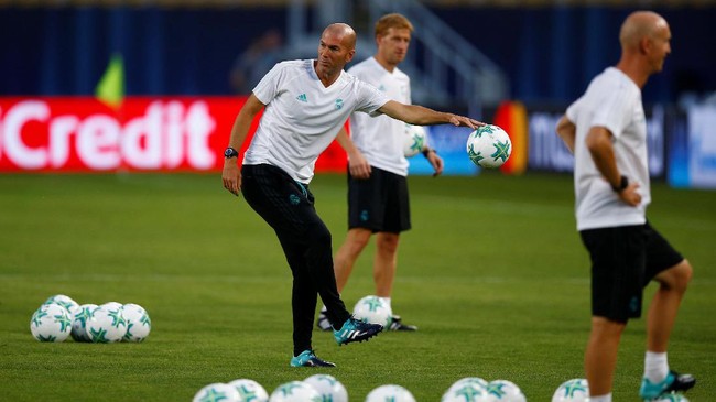 Regulasi FIFA mengenai hukuman kartu di kejuaraan Piala Dunia Antarklub menambah beban Real Madrid selain jadwal yang padat pada akhir 2017.