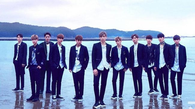Jumpa Wanna One di Pesawat, Fan Bikin Gaduh Tak hanya membuat penerbangan tertunda, ketiga penggemar Wanna One itu juga menuntut diturunkan dari pesawat dan meminta pengembalian dana tiket.