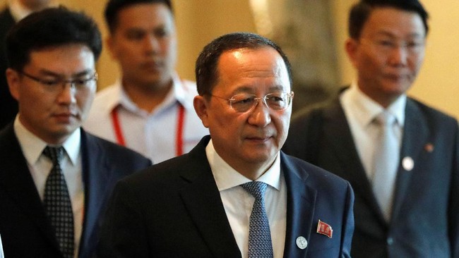 Menlu Korut menyebut bahwa ASEAN secara moral tak pantas membicarakan isu nuklir di Semenanjung Korea karena masih mendukung AS yang menjadi sumber masalah.