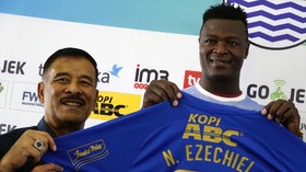 Performa Apik N'Douassel dan Henhen di Balik Moncernya Persib