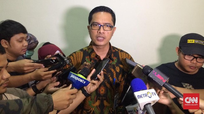 KPK terus mendalami dugaan penggiringan anggaran pengadaan satelit monitoring di Bakamla. Diduga ada pihak lain terlibat dalam 'pengaturan' anggaran tersebut.