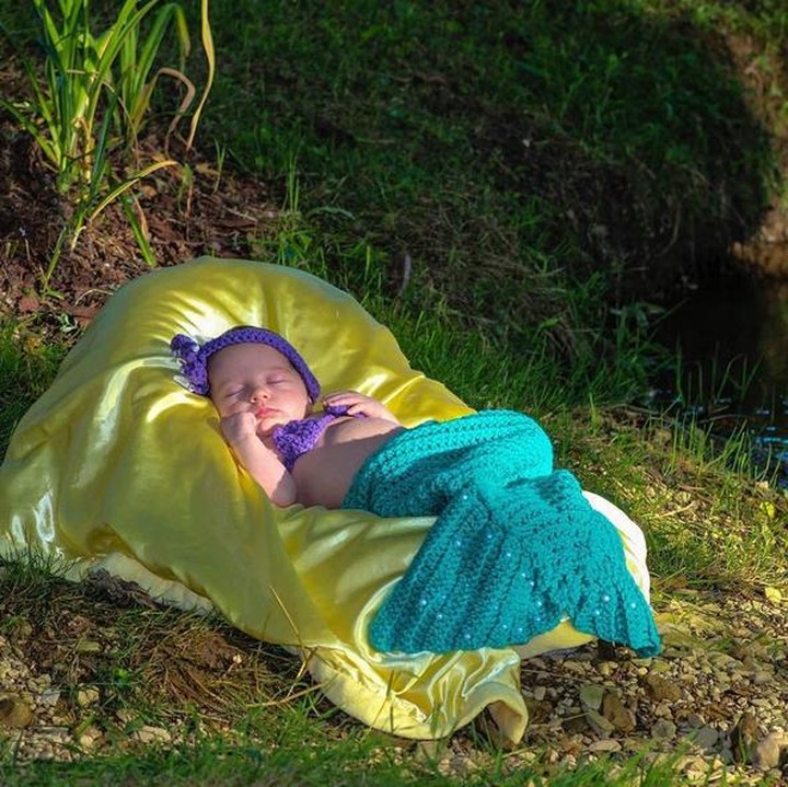 <div style="color: rgb(34, 34, 34); font-family: arial, sans-serif; font-size: 12.8px;">Ya ampun, Bun, ada putri duyung terdampar tuh di pinggir danau. Lucu! (Foto: Instagram @lwidcreations)</div>