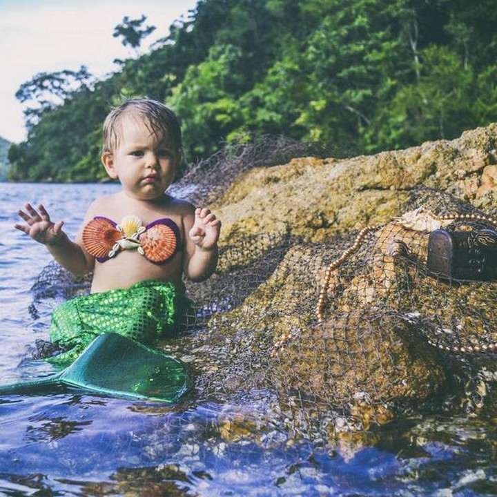 <div style="color: rgb(34, 34, 34); font-family: arial, sans-serif; font-size: 12.8px;">Huh, untungnya putri ini nggak terjaring nelayan ya. He he he. (Foto: Instagram @lunicaml)</div>