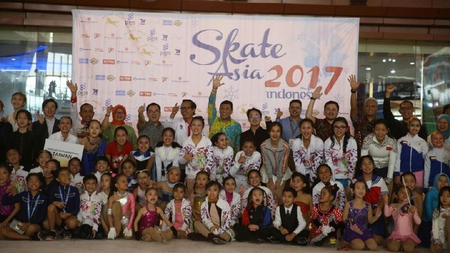 Untuk kali pertama dalam sejarah, Indonesia menjadi tuan rumah ice skating tingkat Asia bertajuk Skate Asia. Total 339 atlet dari sepuluh negara ikut serta.