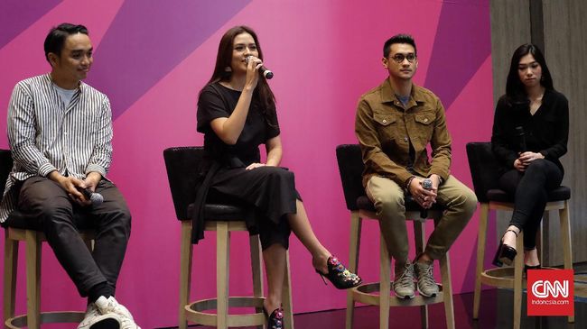 Raisa, Afgan dan Isyana Sarasvati mengaku gugup sekaligus antusias karena tampil sepanggung dengan sejumlah musisi dunia dalam gelaran 'Spotify on Stage.'