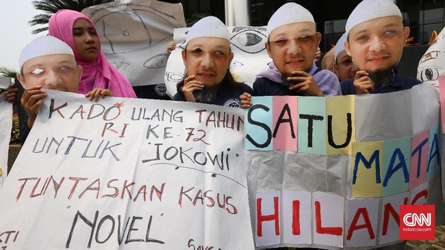 Novel Baswedan dilaporkan Wadir Tipikor Bareskrim Polri Kombes Erwanto terkait pernyataanya di media massa yang dinilai mencemarkan nama baik.