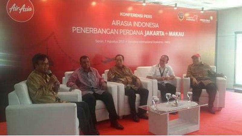 Maskapai penerbangan AirAsia mencatat sejarah baru dengan meluncurkan rute terbarunya ke Makau.