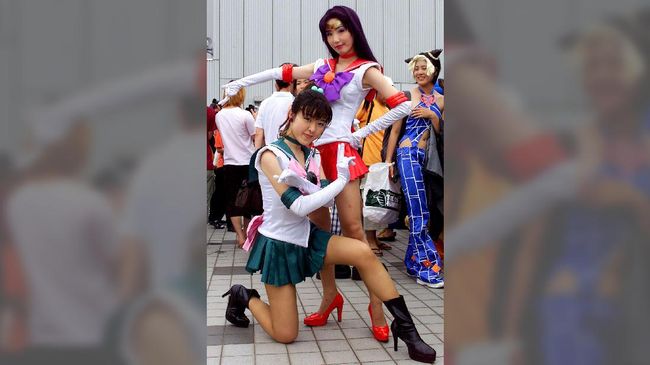 Penggemar pahlawan super berbaju pelaut, Sailor Moon, kini bisa mengundang para sailor moon untuk datang ke pernikahan sekaligus menjadi 'saksi' nikah.