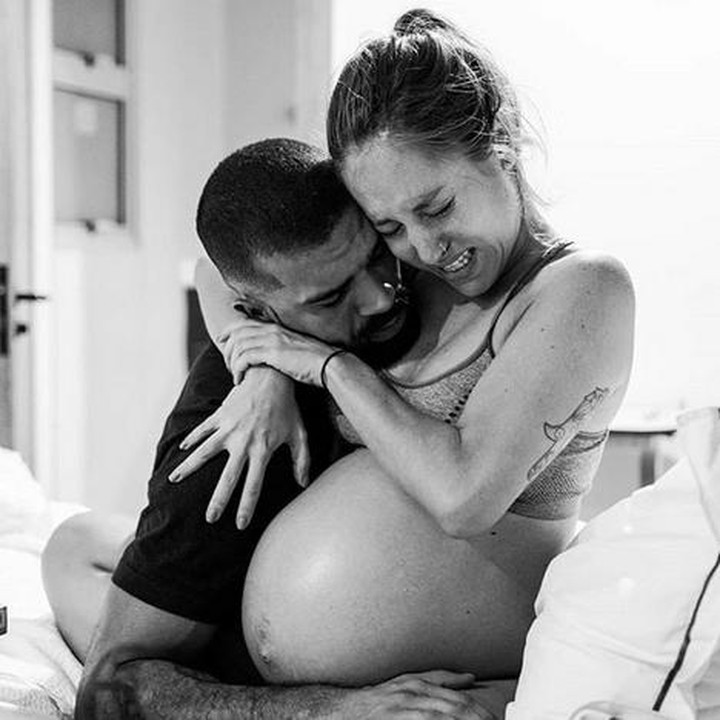 <div>Ketika suami benar-benar menjadi tempat sang istri 'berpegangan'. ( Foto: Instagram/ @deborasilveirafotografia via @dontforgetdads)</div><div> </div>