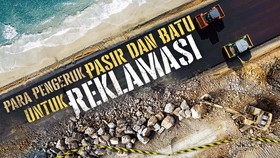 Para Pengeruk Pasir dan Batu untuk Reklamasi
