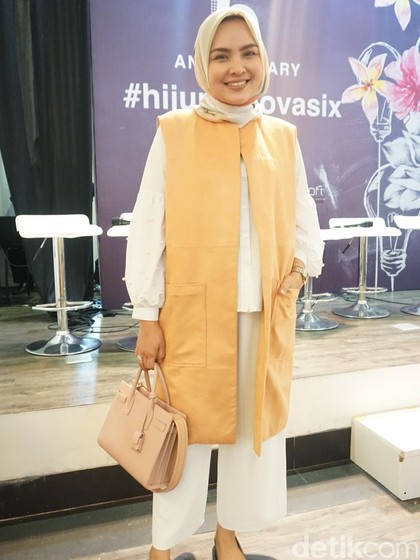 Ria Miranda Ungkap Pelajaran Berharga Usai Pergi Haji Ria Miranda Ungkap Pelajaran Berharga Usai Pergi Haji