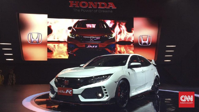 Honda Civyc R akhirnya muncul dan dipasarkan secara resmi di Indonesia dengan banderol Rp995 juta on-the-road untuk area Jabodetabek.