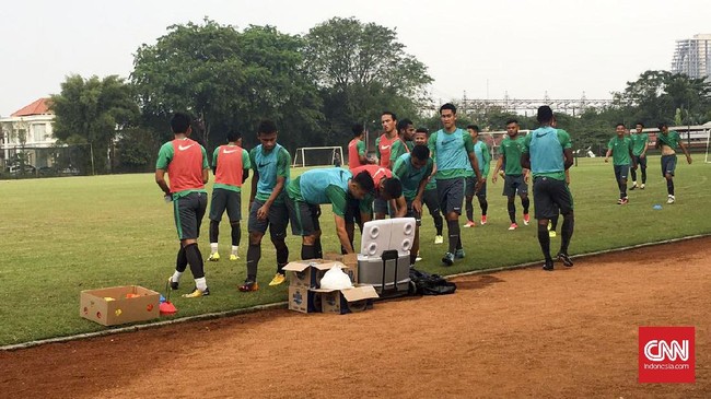 Timnas Thailand bertekad untuk tampil menggebrak di laga pembuka SEA Games lawan Timnas Indonesia di Stadion Shah Alam, Malaysia hari ini.