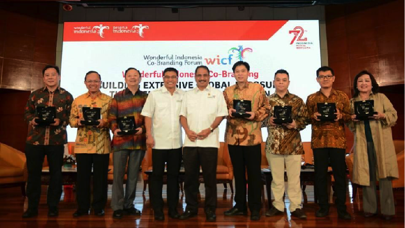 Branding Wonderful Indonesia dan Pesona Indonesia terus digalakkan di segala kesempatan.