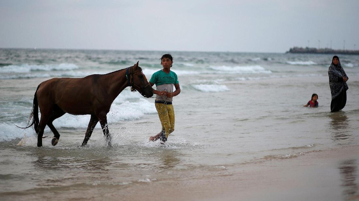 FOTO: Pantai Pelepas Penat di "Penjara" Gaza